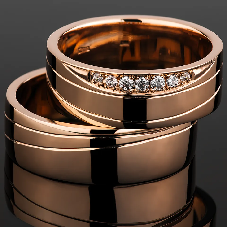 Vestuviniai žiedai Nr. V147 – rožinio aukso vestuviniai žiedai su briliantais