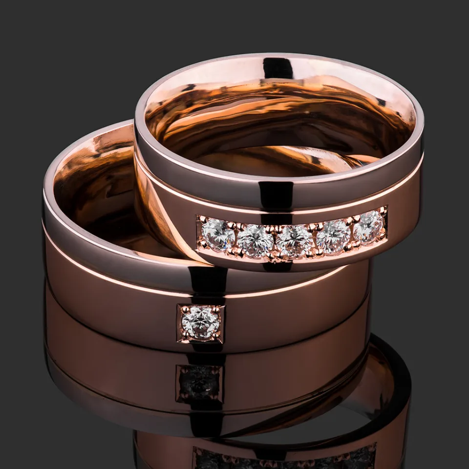 Vestuviniai žiedai Nr. V151-1 – rožinio aukso žiedai su briliantais